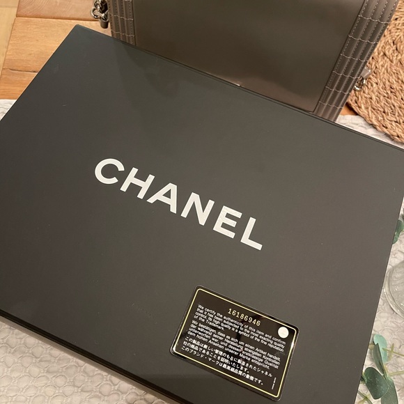 Chanel Lilac Iridescent Large Boy Bag - Picture 14 of 15